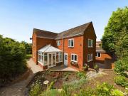 4 bedroom detached house for sale in Cornmeadow Green,...