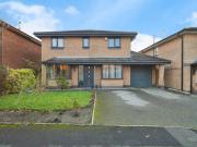 4 bedroom detached house for sale in Dale Lee,...