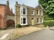 4 bedroom detached house for sale in Drury Lane,...