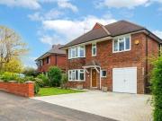 4 Bedroom Detached House For Sale In East Grinstead,...
