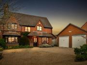 4 bedroom detached house for sale in Ebbsgrove,...