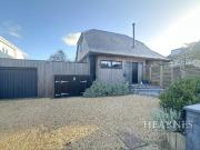 4 bedroom detached house for sale in Elmsway,...