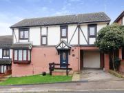 4 bedroom detached house for sale in Ennismore Green,...