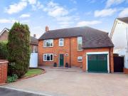 4 bedroom detached house for sale in Fairford Avenue,...