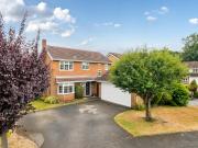 4 bedroom detached house for sale in Far Rye, Wollaton,...