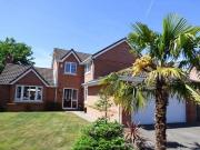 4 bedroom detached house for sale in Farcroft Close St...
