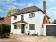 4 Bedroom Detached House For Sale In Farnham, Surrey