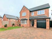 4 bedroom detached house for sale in Ffordd Yr Hydref...