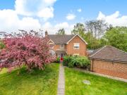 4 bedroom detached house for sale in Frome Close,...