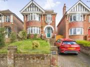 4 bedroom detached house for sale in Glenfield Avenue,...