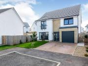 4 bedroom detached house for sale in Greenfield Court...