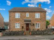 4 bedroom detached house for sale in Harlech Drive...