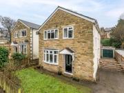 4 bedroom detached house for sale in Hawksworth Drive,...