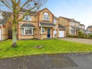 4 bedroom detached house for sale in Hawthorn Chase,...