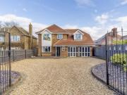 4 bedroom detached house for sale in Hawthorn Road,...