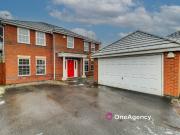 4 bedroom detached house for sale in Headingley Grove,...