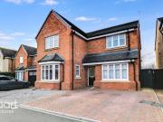 4 bedroom detached house for sale in Heatherfields...