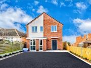 4 bedroom detached house for sale in High Tor East Earl...