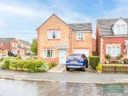4 bedroom detached house for sale in Hillside Avenue,...