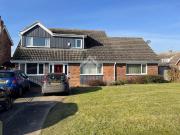 4 bedroom detached house for sale in Hollywell Road,...