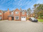 4 bedroom detached house for sale in Kiln Close,...