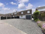 4 bedroom detached house for sale in Kiln Close, Old...