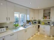 4 bedroom detached house for sale in Lindsey Court...