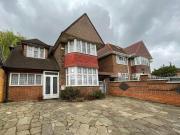 4 Bedroom Detached House For Sale In London