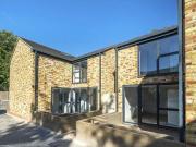 4 Bedroom Detached House For Sale In London
