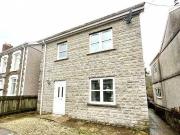 4 bedroom detached house for sale in Main Road Crynant...