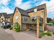 4 bedroom detached house for sale in Malton Close,...