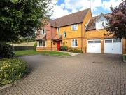 4 bedroom detached house for sale in Mancroft Road, Aley...