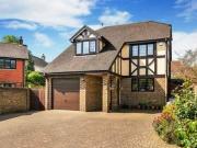 4 bedroom detached house for sale in Mannering Close...