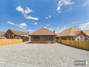 4 bedroom detached house for sale in Meadow Road,...