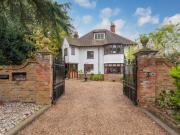 4 bedroom detached house for sale in Middle Green,...