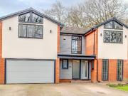 4 bedroom detached house for sale in Morris Fold Drive,...