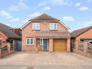4 bedroom detached house for sale in Mortimers Avenue,...