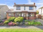4 bedroom detached house for sale in Newfield Drive,...