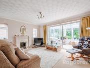 4 bedroom detached house for sale in Norwood, Thornhill,...