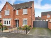4 bedroom detached house for sale in Oak Drive Tamworth...