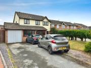 4 bedroom detached house for sale in Oakshaw Grove,...