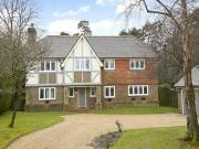 4 bedroom detached house for sale in Pinewood Chase...