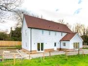 4 bedroom detached house for sale in Pluckley Road TN27