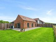 4 Bedroom Detached House For Sale In Rickmansworth