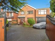 4 bedroom detached house for sale in Salford Road,...