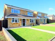 4 bedroom detached house for sale in Selsey Drive,...