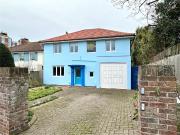 4 bedroom detached house for sale in Selwyn Drive,...