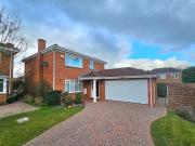 4 bedroom detached house for sale in Stoney Close,...