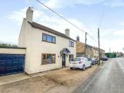4 bedroom detached house for sale in The Bank Somersham...