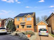 4 bedroom detached house for sale in The Thatchings,...